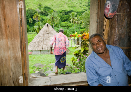 Navala village dans les hautes terres fidjiennes le seul village sur l'île encore entièrement composé de maisons traditionnelles de Bure Banque D'Images