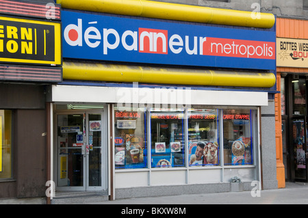 Dépanneur dépanneur sur le boulevard Saint laurent montréal Banque D'Images