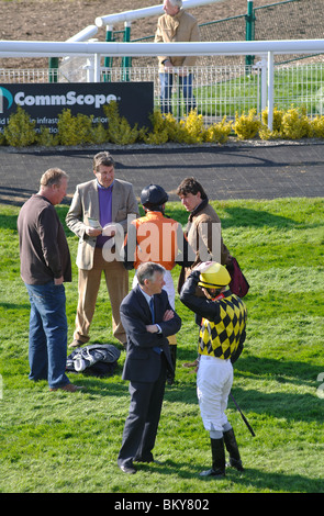 L'anneau de parade à la Warwick Races, UK Banque D'Images