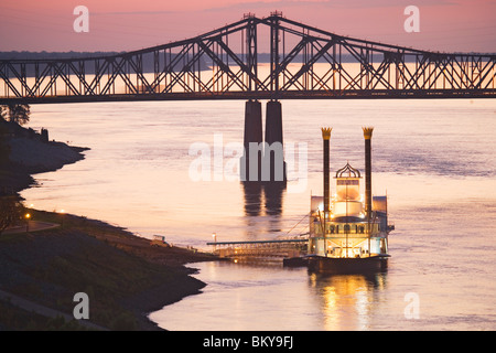 Bateau Casino sur le Mississippi à Natchez en vertu de l'Hill, Mississippi, États-Unis Banque D'Images