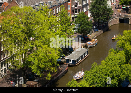 Maisons, Canal, bateaux, Jordaan, Prinsengracht, vue sur Jordaan et Prinsengracht avec des bateaux à partir de la tour de l'église Westerkerk, Amste Banque D'Images