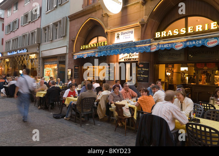 Salon de la piscine en plein air sont du restaurant Johanniter, Marktgasse 17, Zurich, le Canton de Zurich, Suisse Banque D'Images