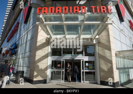 Un magasin Canadian Tire est représenté à Toronto Banque D'Images