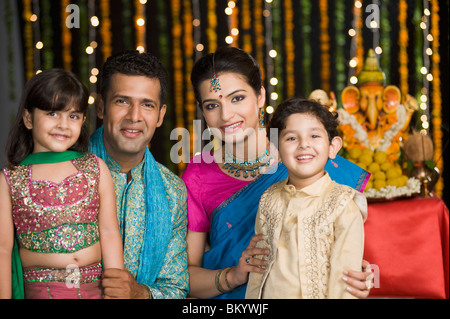 Family celebrating Diwali Banque D'Images