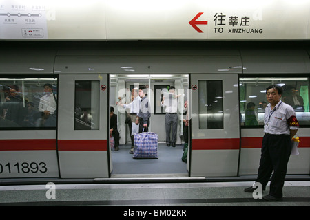 Shanghai Metro, système de transport en commun, le métro, les transports publics, la station de métro, Garde côtière canadienne, les navetteurs Banque D'Images