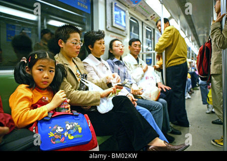 Shanghai Metro, système de transport en commun, le métro, les transports publics, la station de métro, les usagers Banque D'Images