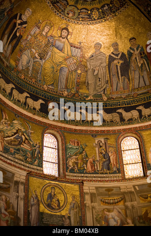 Mosaïques de Pietro Cavallini, abside de la basilique Santa Maria in Trastever, Rome Banque D'Images