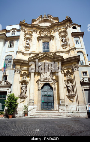 Façade rococo de l'église de La Maddalena, Rome Banque D'Images