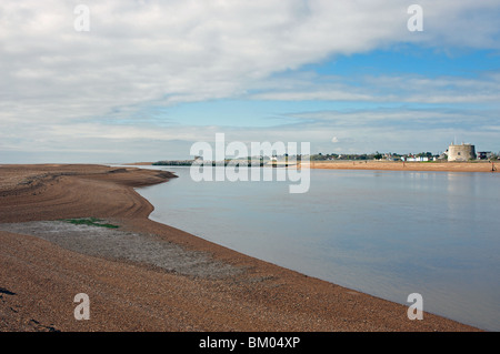 Embouchure de la rivière Deben, vu de Bawdsey Ferry, à plus de Ferry de Felixstowe, Suffolk, UK. Banque D'Images