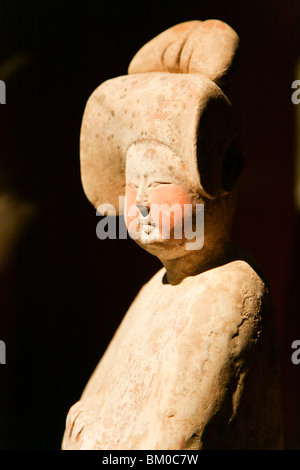 Objet exposé au Musée de Shanghai, la figure de terre d'une femme, de la dynastie Tang, l'EXPO 2010 Shanghai, Shanghai, Chine, Asie Banque D'Images