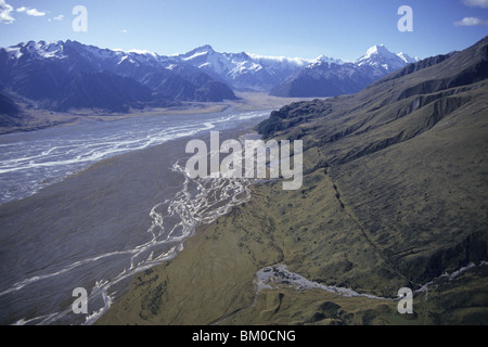 Photo aérienne du lac Pukaki et le Mont Cook, Parc National du Mont Cook, île du Sud, Nouvelle-Zélande Banque D'Images