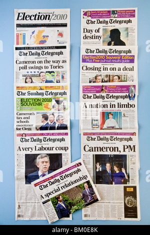 Daily Telegraph de Pages avant le jour du scrutin, le 6 mai 2010 et la semaine suivante, la documentation de formation de la coalition con-LD Banque D'Images