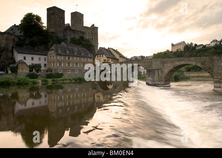 Runkel château sur la rivière Lahn, Hesse, Germany, Europe Banque D'Images