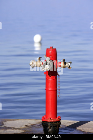 Sea marine fire protection incendie en mer méditerranée Banque D'Images