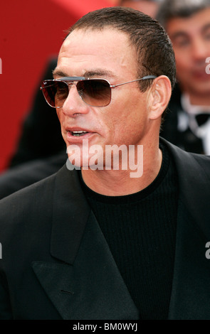 JEAN-CLAUDE VAN DAMME ROBIN HOOD PREMIERE PALAIS DES FESTIVALS CANNES FRANCE 12 Mai 2010 Banque D'Images