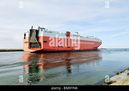 PCTC, Pure Car and Truck Carrier, navire de transport Talia Wallenius Wilhelmsen croisière dans la Cape Cod Canal USA Banque D'Images