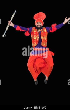 Le Bhangra danse folklorique traditionnelle du Pendjab en Inde du Nord Banque D'Images