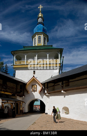 La Russie Petchory Pskov Region Saint monastère orthodoxe de la Dormition fondée en 1473 l'église Saint-Nicolas de thaumaturge 16e Banque D'Images