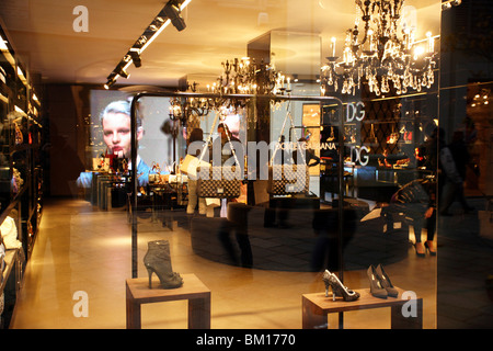 Dolce & Gabbana store, Corso Venezia 15 street, Milan, Lombardie, Italie, Europe Banque D'Images