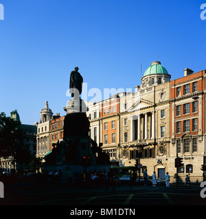 DANIEL O'CONNELL MONUMENT ET RUE EN FIN D'APRÈS-MIDI DUBLIN IRLANDE EUROPE Banque D'Images