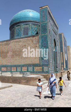 Partie de la Shah-i-Zinda, qui comprend l'ensemble des mausolées et autres bâtiments, en rituel Samarkand (Ouzbékistan). Banque D'Images