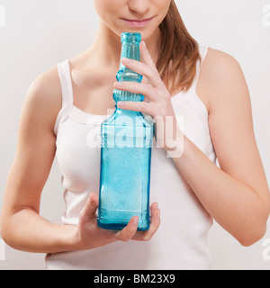 L'odeur des cristaux de bain femme Banque D'Images