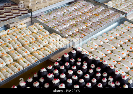 Diwali bonbons à vendre à Jaipur, Rajasthan, India Shop, en Asie Banque D'Images