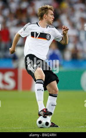 Par Mertesacker d'Allemagne en action au cours d'une UEFA EURO 2008 Groupe B match contre l'Autriche à Ernst Happel Stadion. Banque D'Images