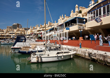 Port de plaisance de Benalmadena, Costa del Sol, Andalousie, Espagne Banque D'Images