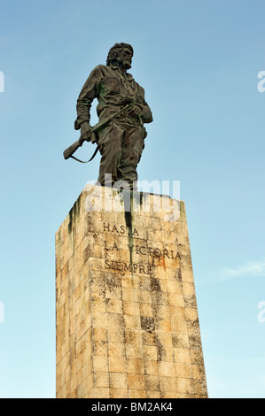 Le commandant Ernesto Guevara (El Che) sculpté par Memorial José Delarra, Plaza de la Revolucion, Santa Clara, Cuba Banque D'Images