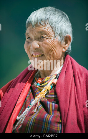 Pèlerin au National Memorial Chorten, Thimphu, Bhoutan Banque D'Images