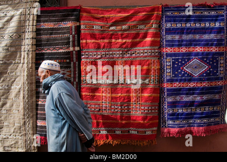 Les tapis à vendre au souk, Marrakech (Marrakech, Maroc) Banque D'Images