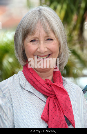 GEMMA JONES vous rencontrerez un Tall Dark Stranger PHOTOCALL CANNES FILM FESTIVAL 2010 PALAIS DES FESTIVAL CANNES FRANCE 15 Mai 2 Banque D'Images