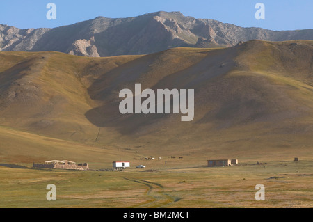 Montagnes près de Sary Tash, Kirghizistan Banque D'Images