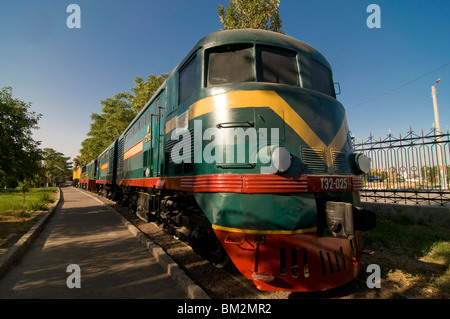 Face d'une vieille locomotive, Musée du chemin de fer, Tachkent, Ouzbékistan Banque D'Images