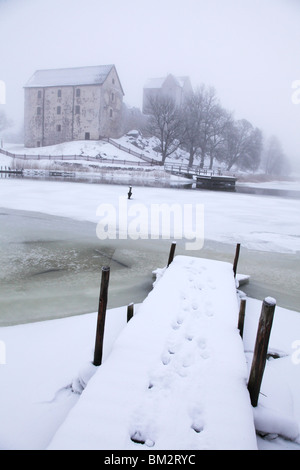 Åland, CHÂTEAU, HIVER : brouillard glacial tôt le matin et neige au château de Kastelholm sur l'archipel d'Aland Finlande en hiver profond Banque D'Images