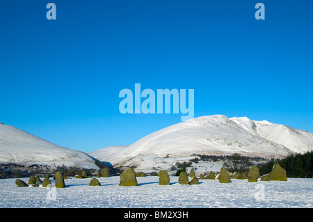 Cercle de pierres de Castlerigg et la montagne de Blencathra en hiver, Lake District, Cumbria, England, UK Banque D'Images