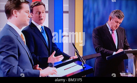 Élection générale le premier débat télévisé.15 avril 2010.ROYAUME-UNI.DÉPUTÉS député (G-D) Nick Clegg, David Cameron, Gordon Brown.SYKES HOMER d'Angleterre 2010 Banque D'Images