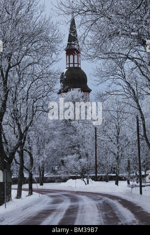 Jomala EGLISE NORDIQUE TRADITIONNELLE Åland EN FINLANDE EN HIVER : Jomala Eglise Aland archipel entre la Finlande et la Suède en hiver Banque D'Images