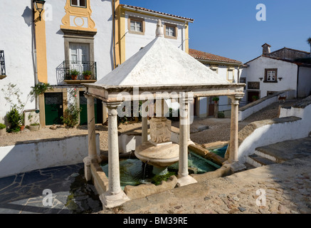 Le Portugal, l'Alentejo, district de Portalegre, ville historique de Castelo de Vide, La Fonte da Vila, fontaine du 16e siècle Banque D'Images