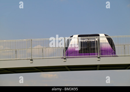 Un Personal Rapid Transport (PRT) pod pendant les tests à l'aéroport de Heathrow, Londres, Royaume-Uni. Mai 2010 Banque D'Images