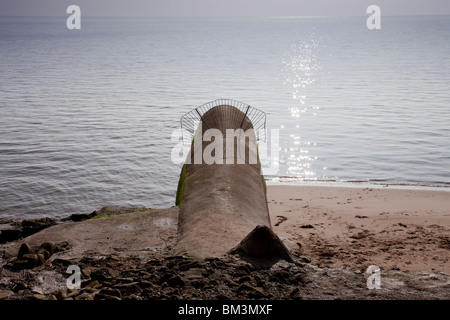 Tuyau de sortie laisser Lac Fairhaven St Annes près de Blackpool Lancashire UK Banque D'Images