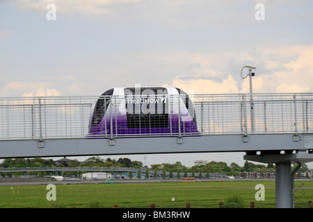Un Personal Rapid Transport (PRT) pod pendant les tests à l'aéroport de Heathrow, Londres, Royaume-Uni. Mai 2010 Banque D'Images