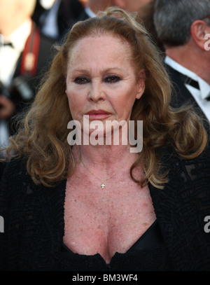 URSULA ANDRESS BIUTIFUL PREMIERE FESTIVAL DU FILM DE CANNES 2010 PALAIS DES FESTIVAL CANNES FRANCE 17 Mai 2010 Banque D'Images