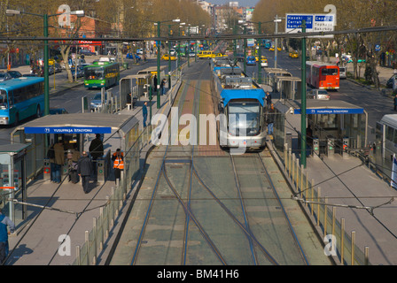 L'arrêt de tramway Aksaray Istanbul Turquie Europe centrale Banque D'Images