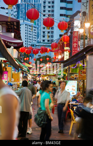 Marché nocturne le Trengganu Street, Chinatown, Singapour Banque D'Images