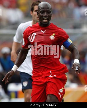 Stephen Appiah du Ghana en action au cours d'une Coupe du Monde 2006 match de football contre les États-Unis le 22 juin 2006. Banque D'Images