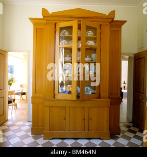 Grand buffet en bois d'un nouveau couloir carrelée-construit villa néo-classique conçu par John Simpson Banque D'Images