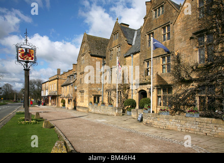 Lygon Arms Hotel , une auberge construite en pierre de Cotswold moelleux, établi 1532 AD, dans le pittoresque village de Broadway Banque D'Images