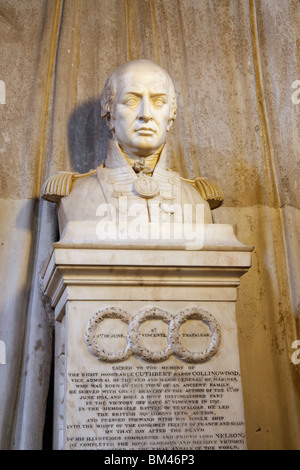 Buste de l'amiral seigneur de Collingwood et Hethpool Coldburn dans cathédrale Saint-Nicolas à Newcastle Upon Tyne, Angleterre, Royaume-Uni. Banque D'Images